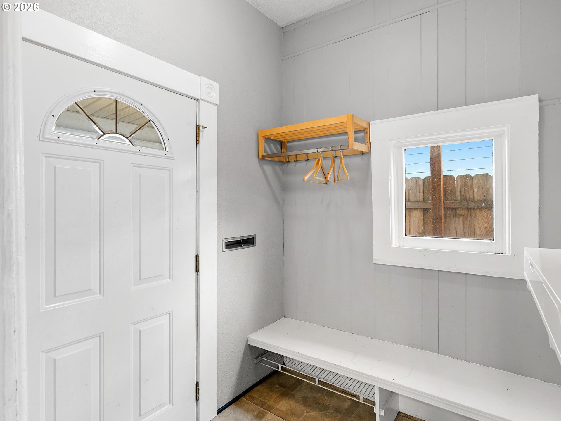 7028 N SAINT LOUIS AVE