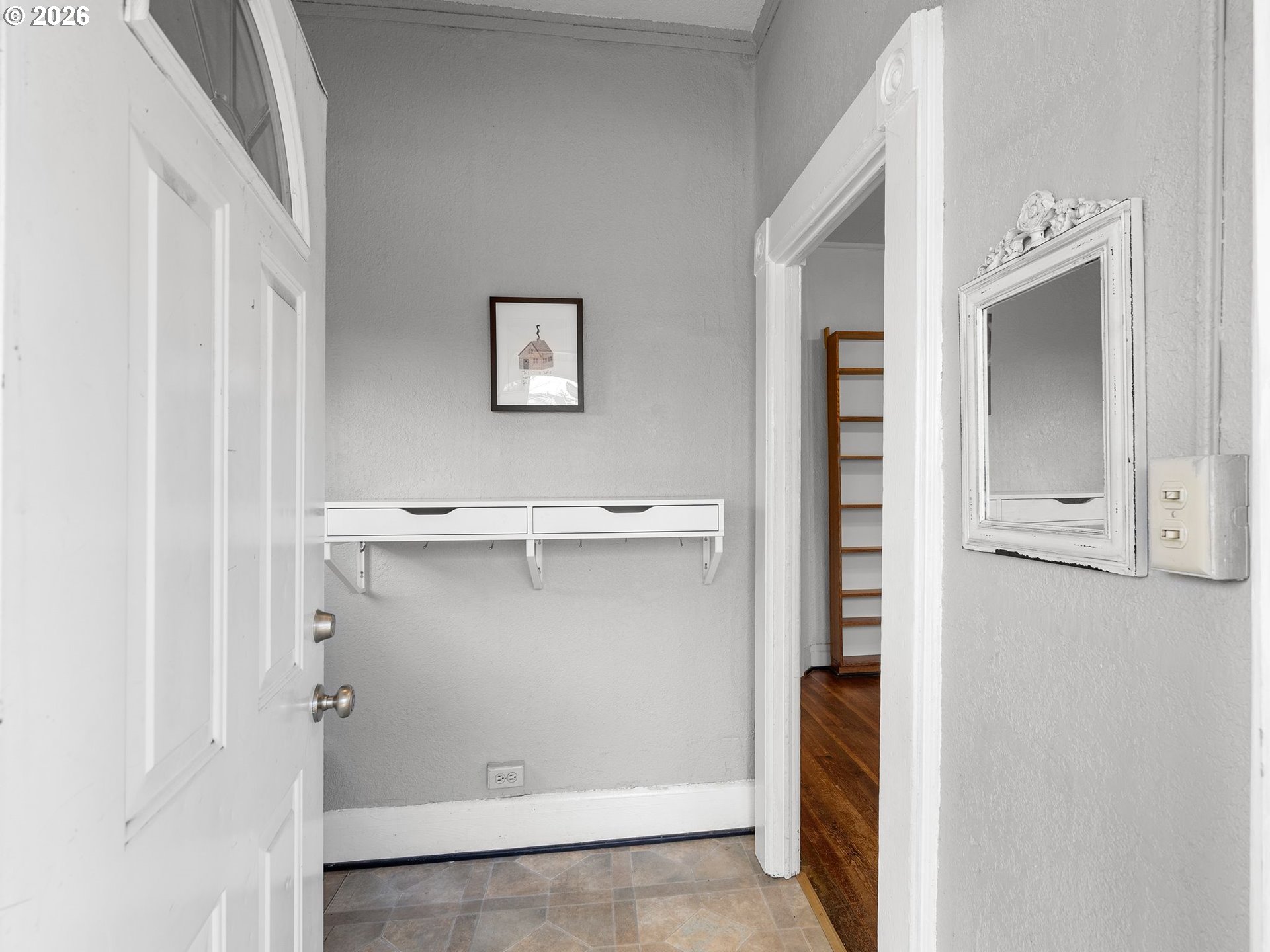 7028 N SAINT LOUIS AVE