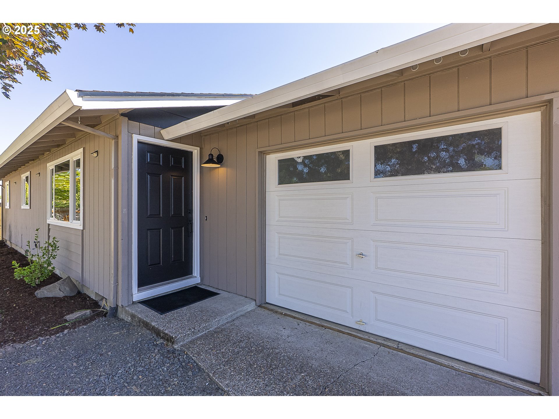 313 E POLK ST