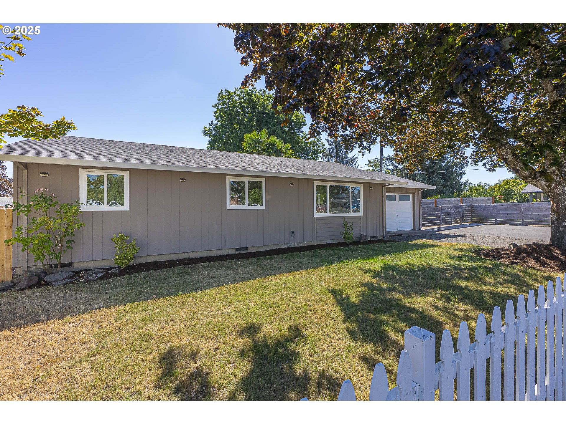 313 E POLK ST