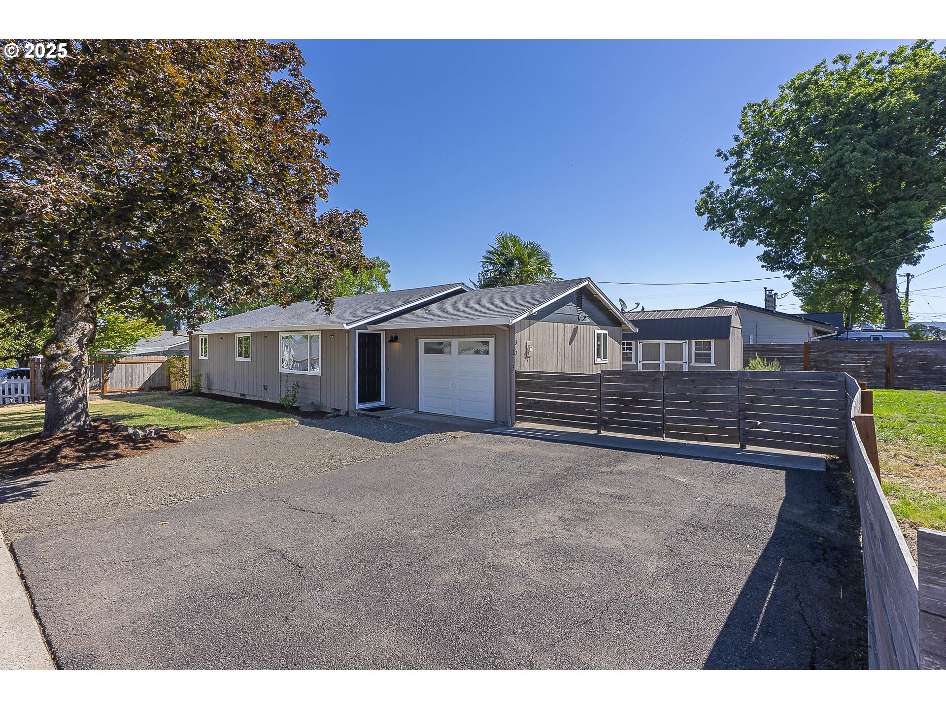 313 E POLK ST
