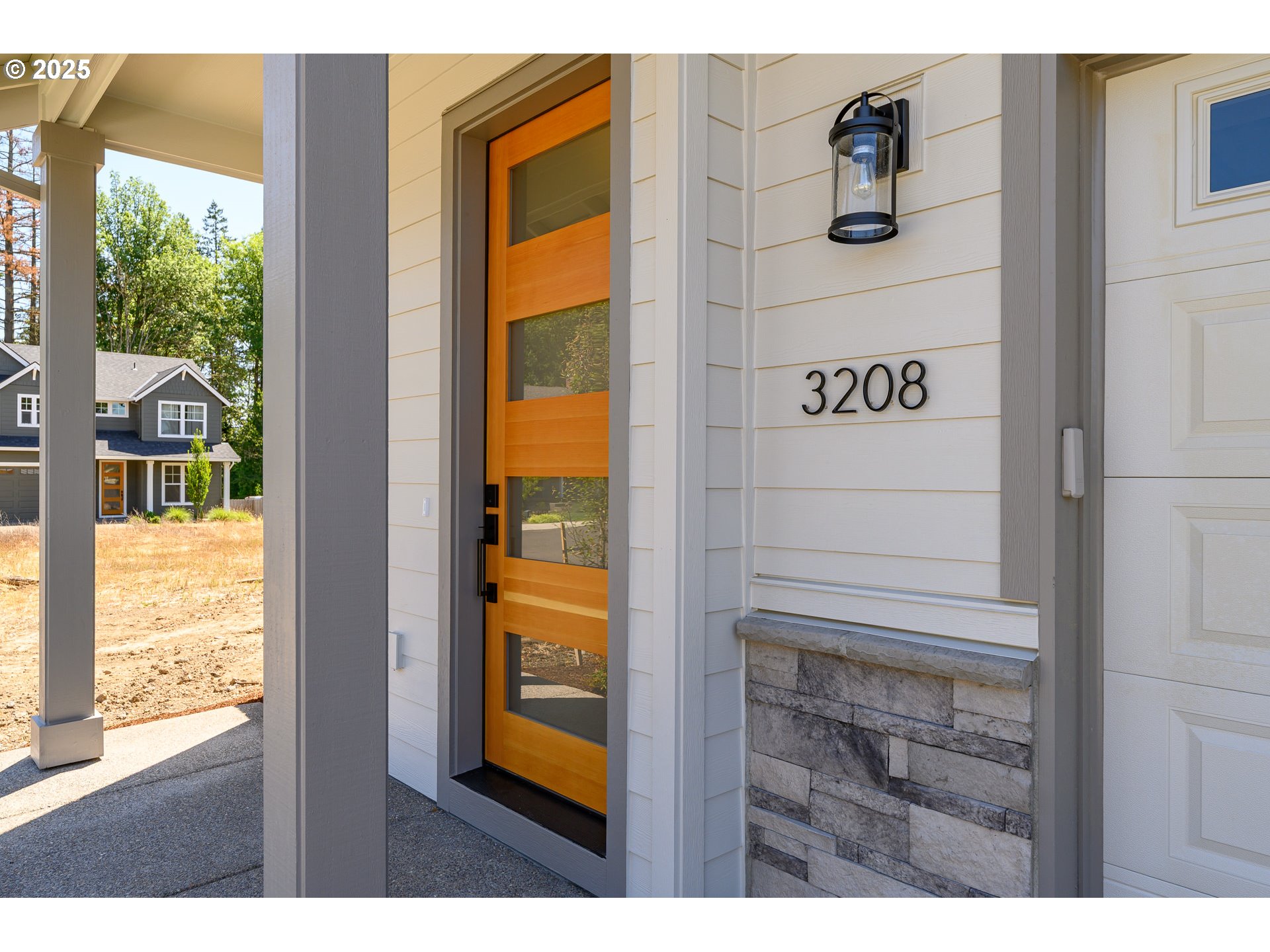 3208 E PROVINCE CT