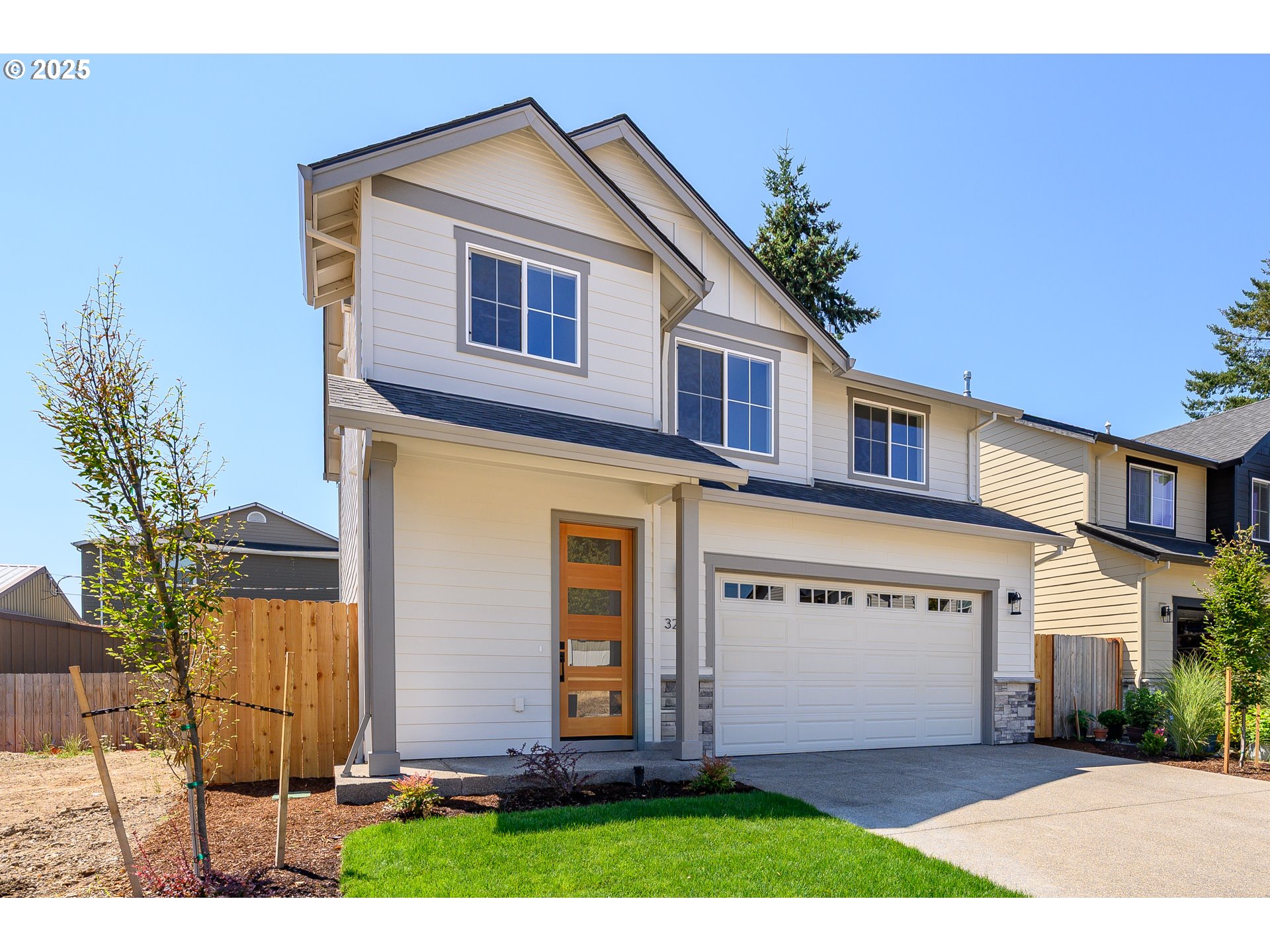 3208 E PROVINCE CT