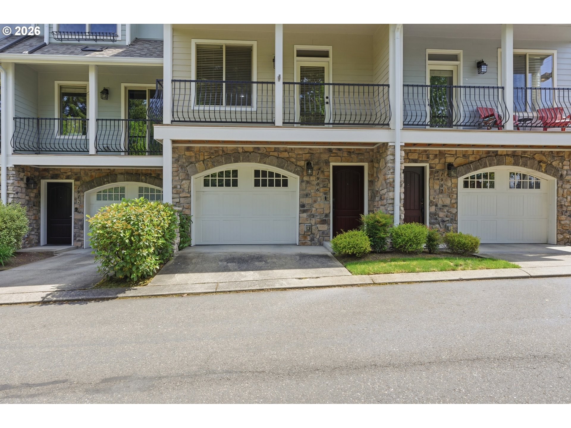 1906 NE 48TH WAY