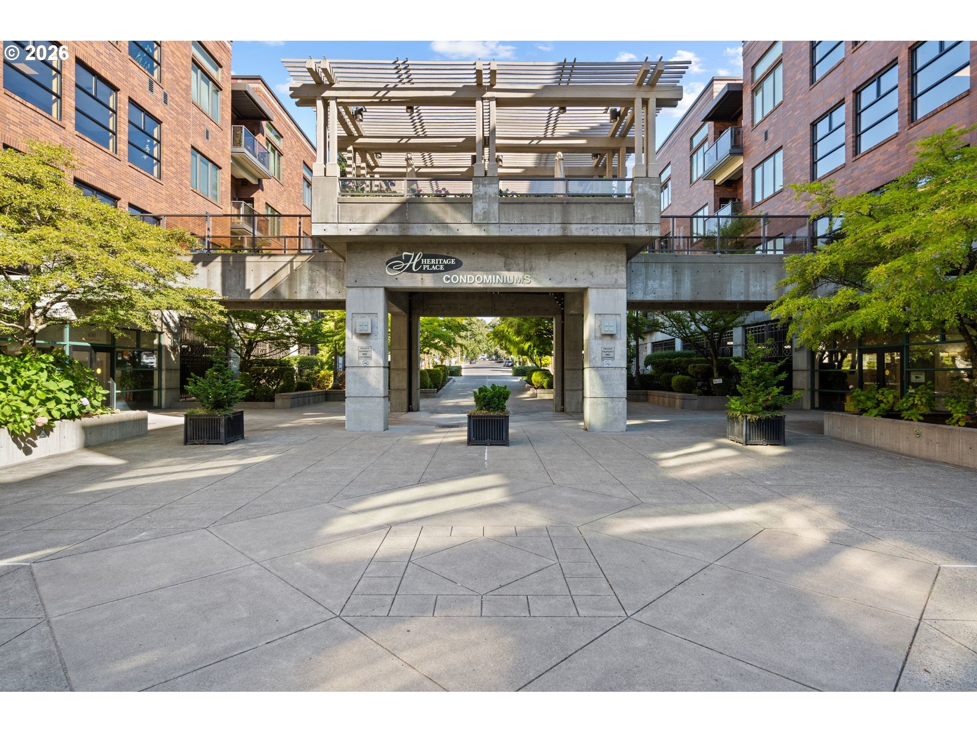 400 W 8TH ST 236