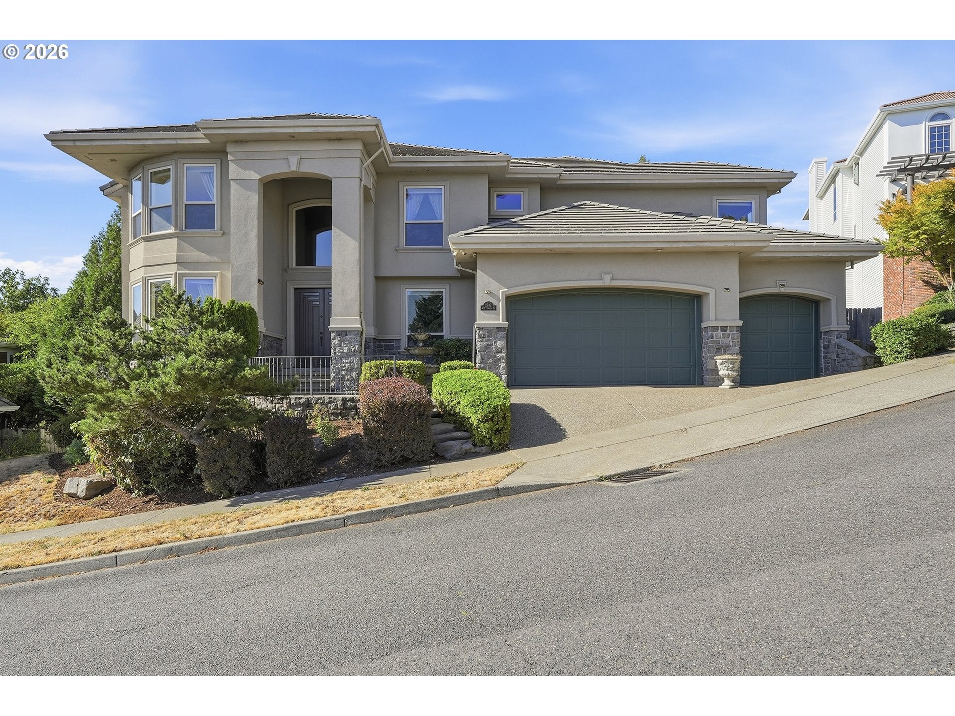 2337 NW PINNACLE DR