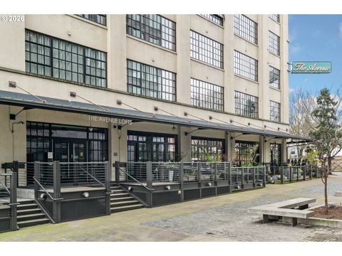 1400 NW IRVING ST 713 Portland OR 97209