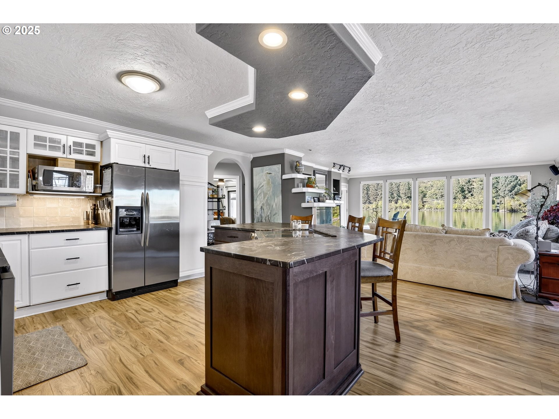 903 S McLoughlin BLVD A&B