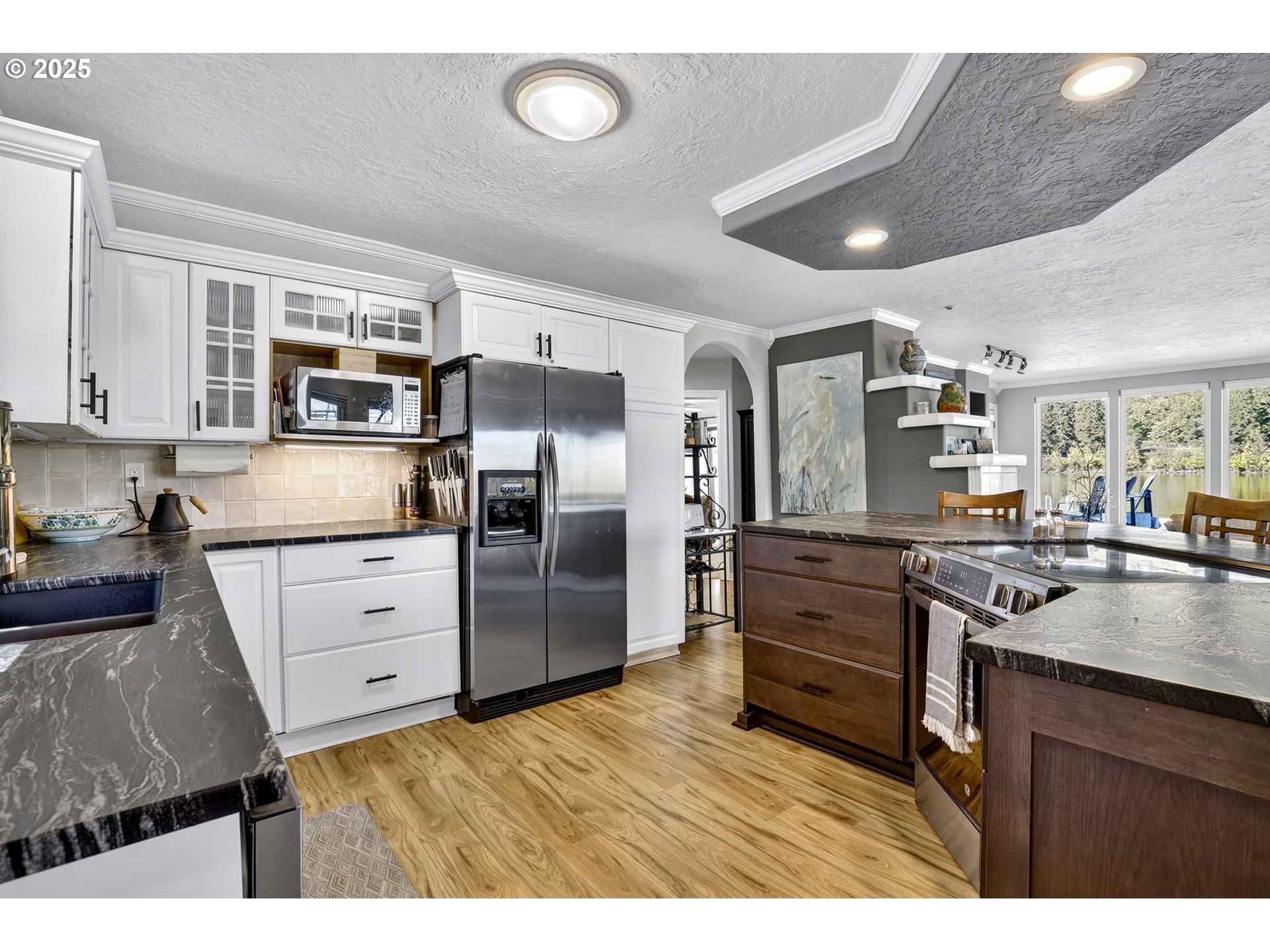 903 S McLoughlin BLVD A&B
