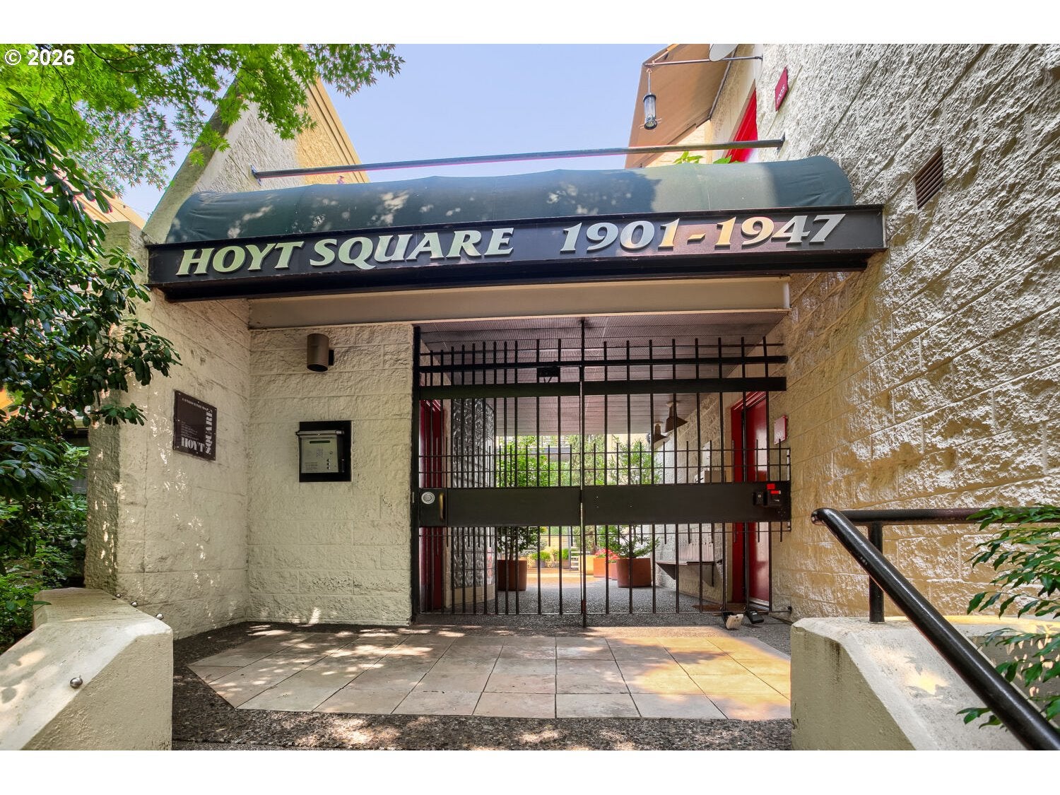 1937 NW HOYT ST 106