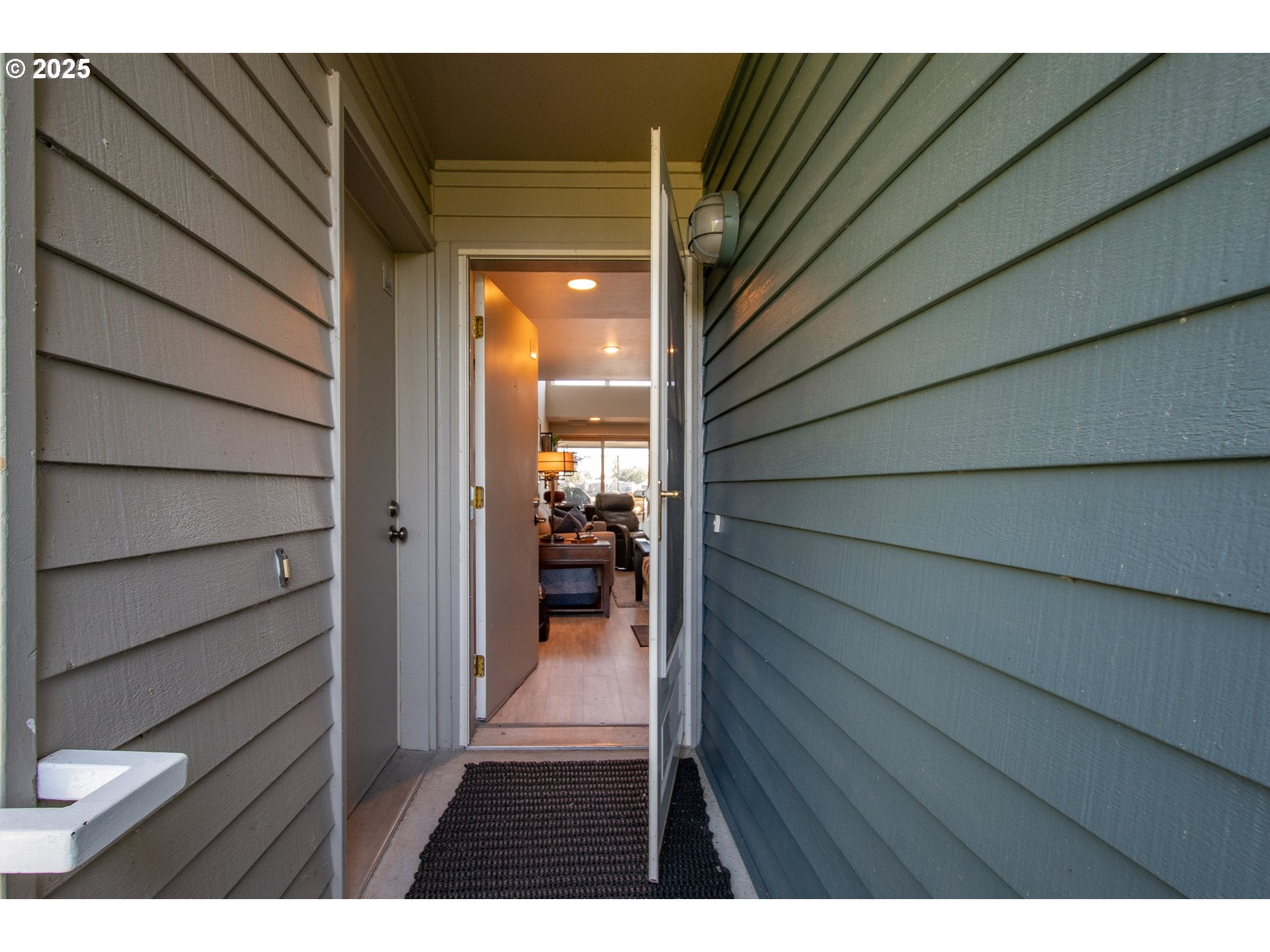 148 N Hayden Bay DR 148