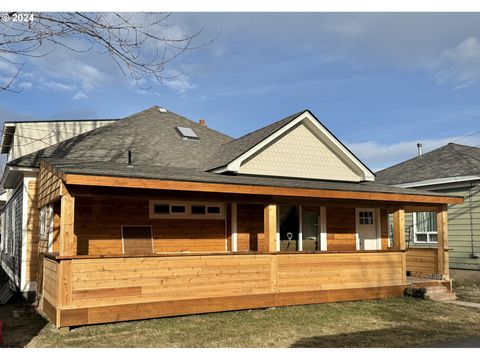 A home in Baker City