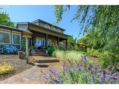 A home in Yamhill