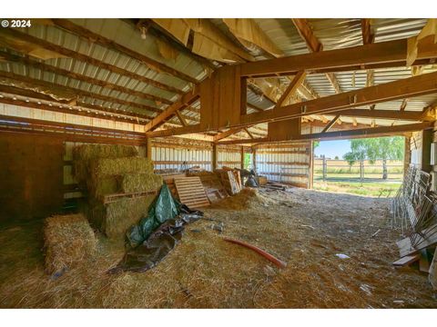 A home in Yamhill