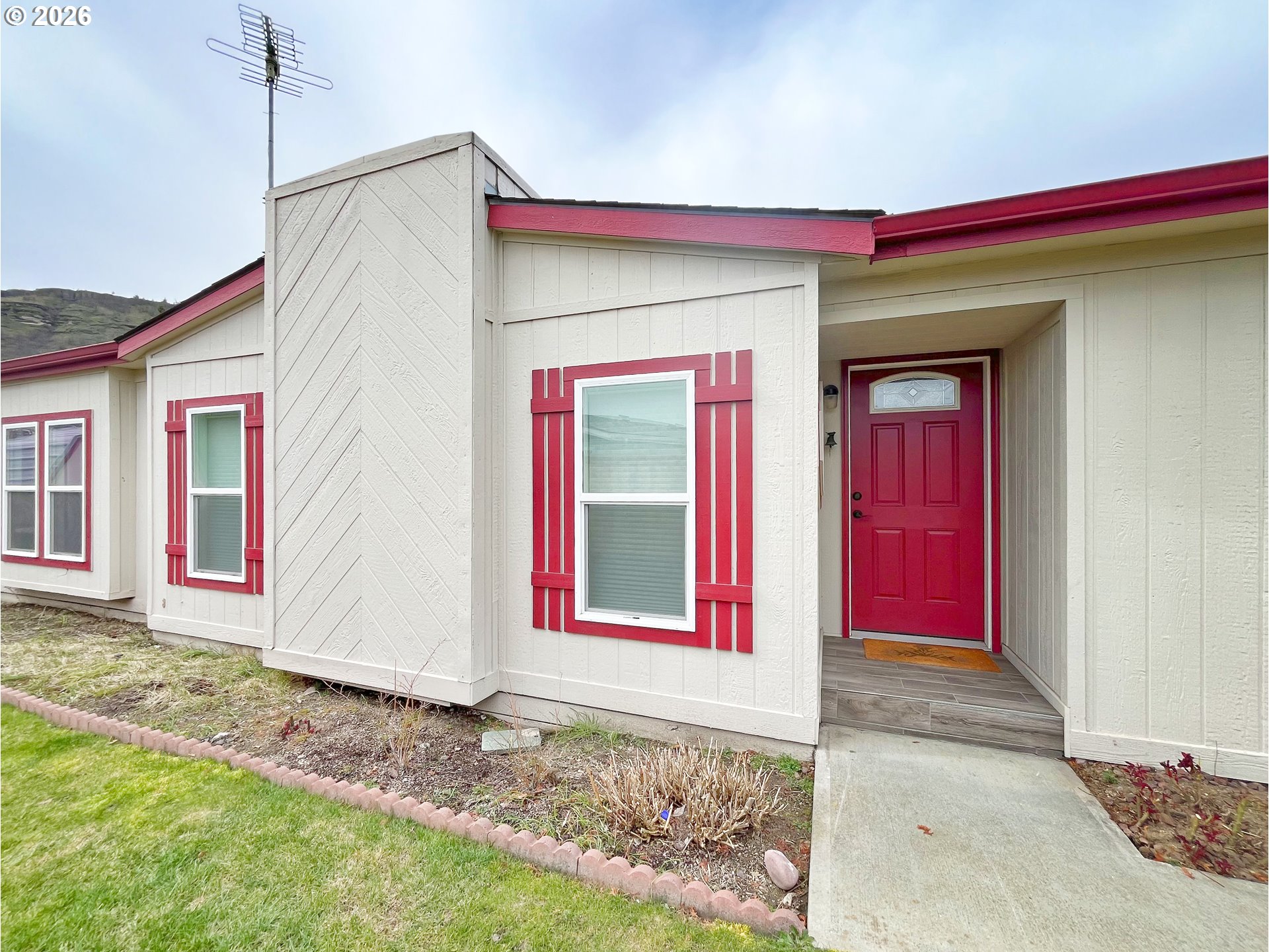 950 Pomona ST 167