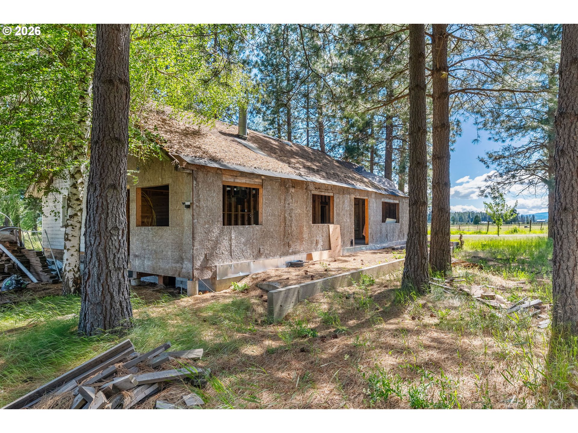 18 LAKESIDE RD