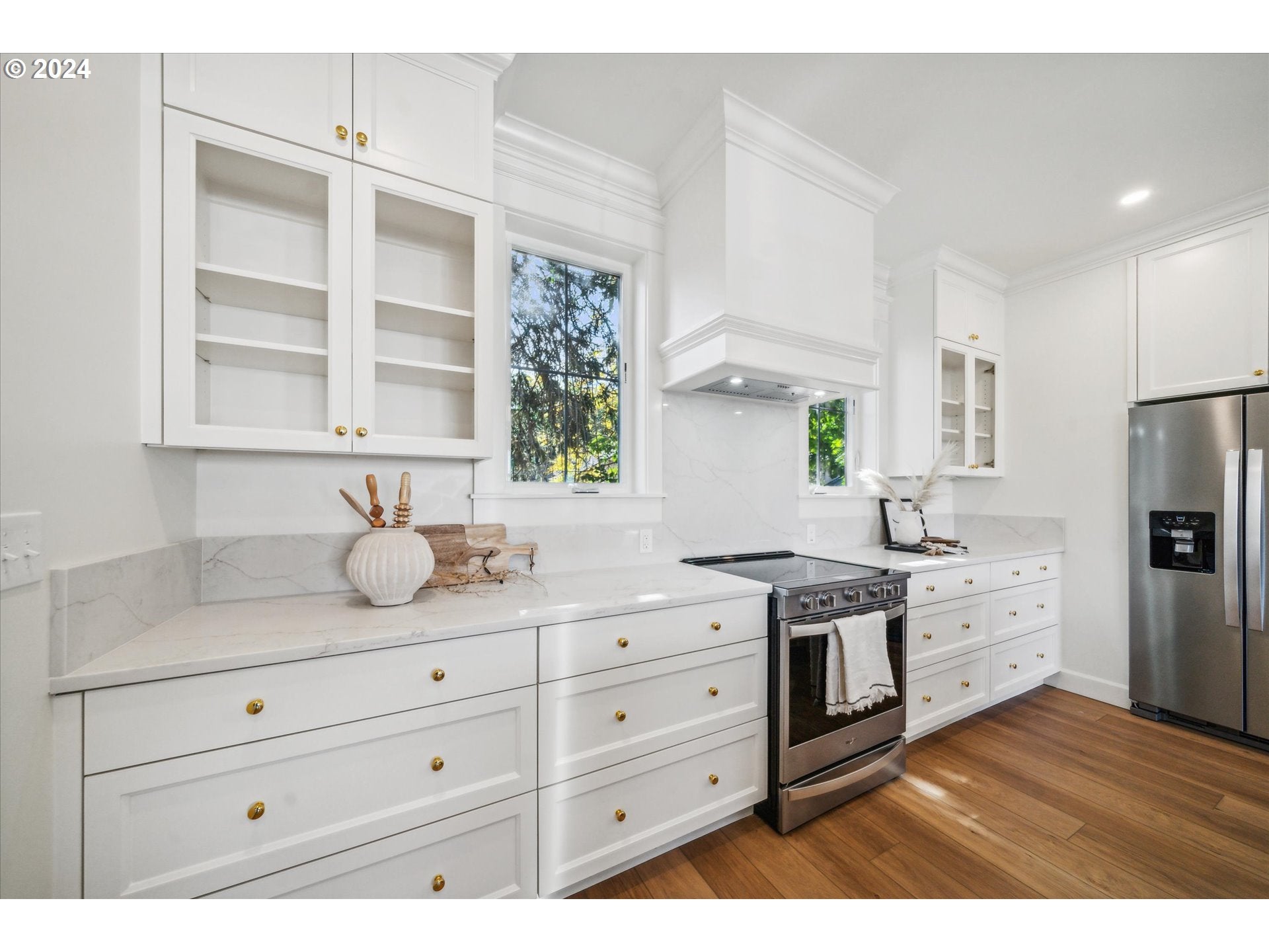 2458 SE CORA ST