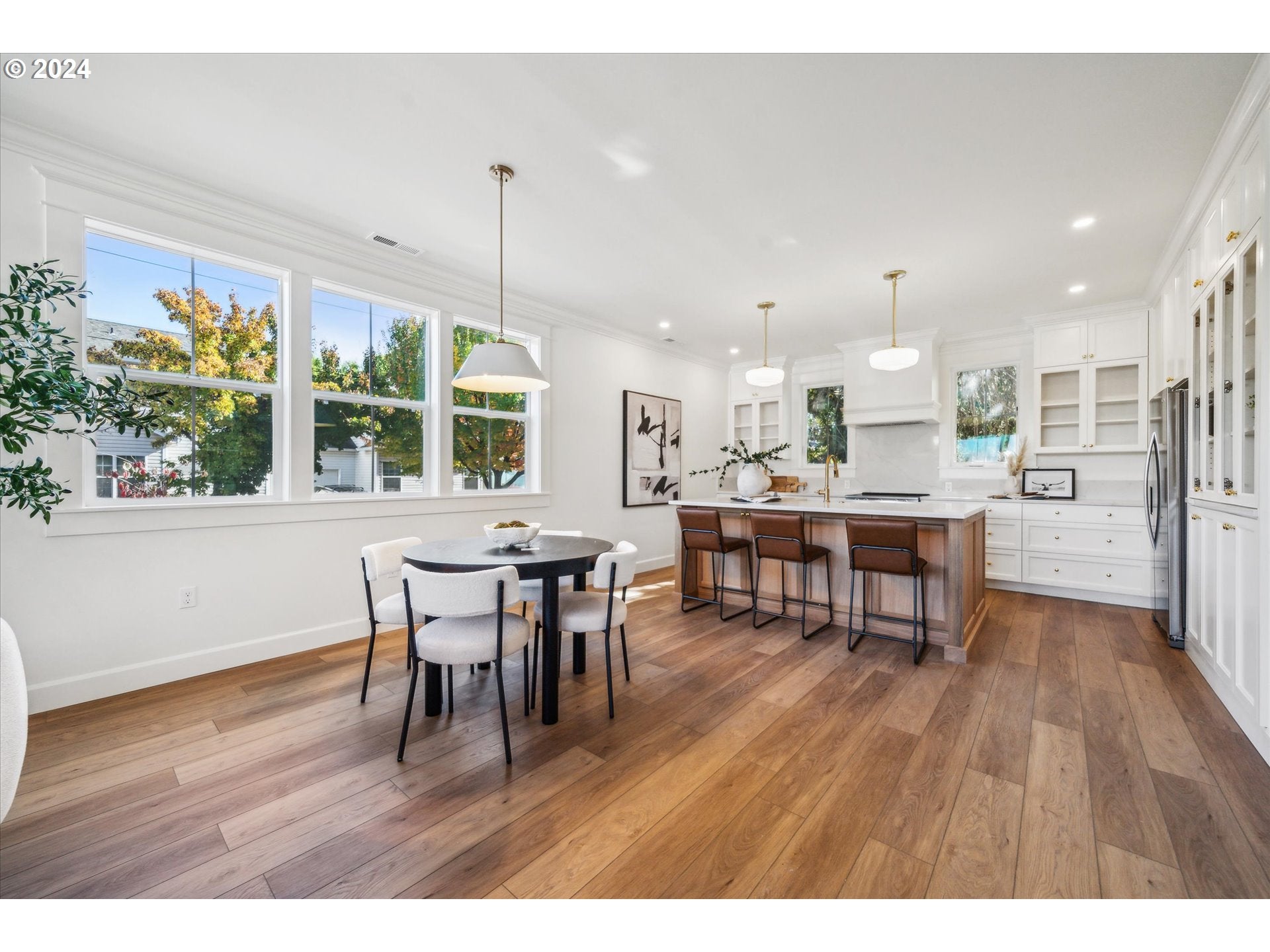 2458 SE CORA ST