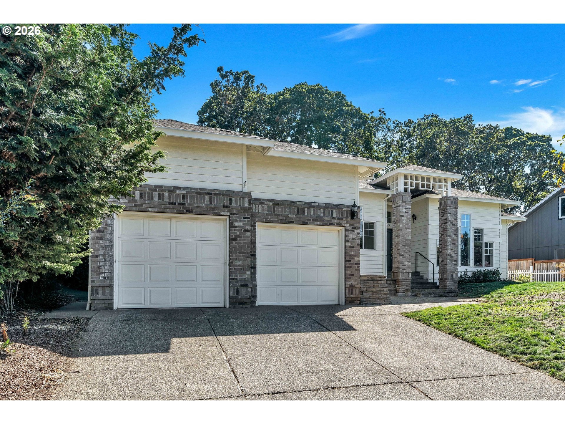 1689 CINNAMON HILL DR