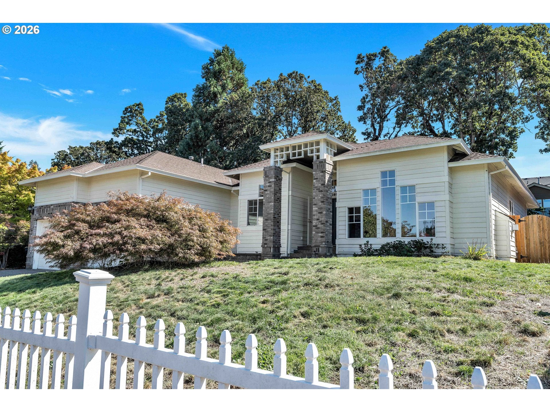 1689 CINNAMON HILL DR