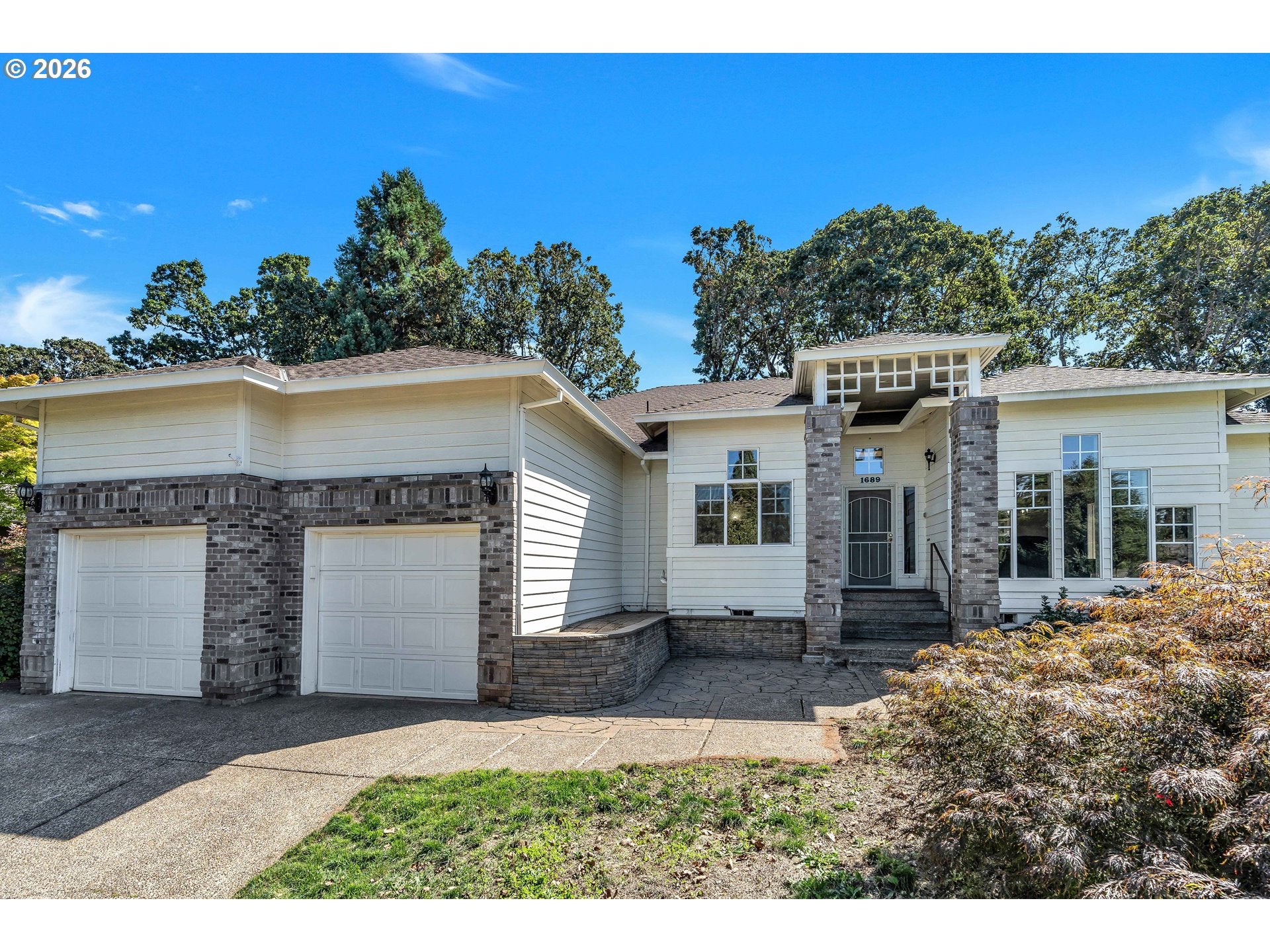 1689 CINNAMON HILL DR