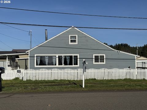 1010 N LAKE RD Lakeside OR 97449