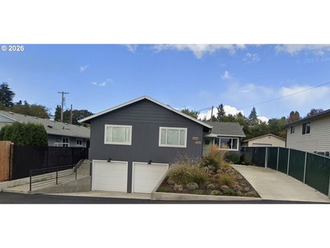 2404 E 13TH ST Vancouver WA 98661