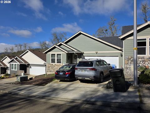 1660 NE ALAMEDA AVE Roseburg OR 97470