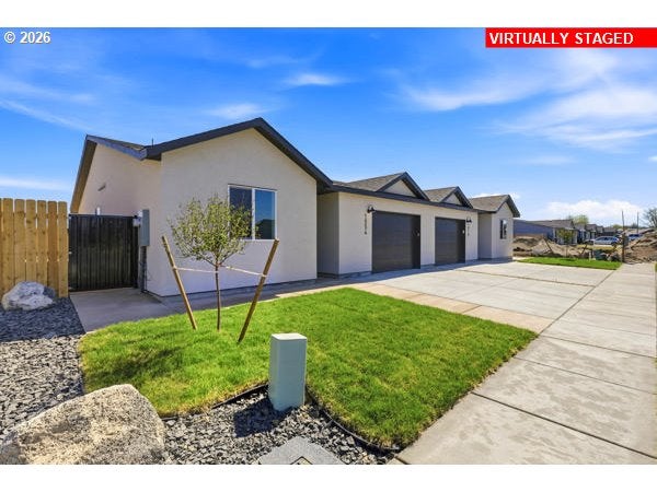978 NE 10TH PL