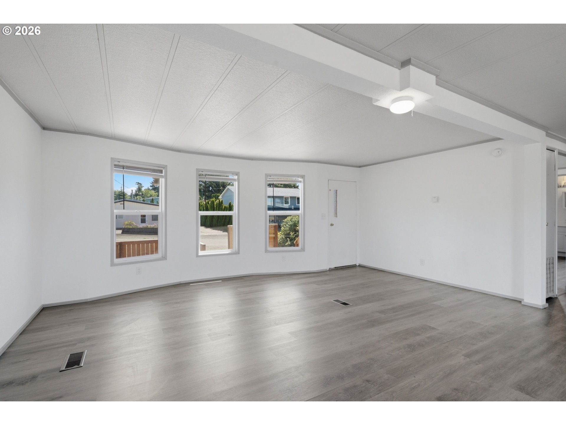 2220 FLEMING AVE