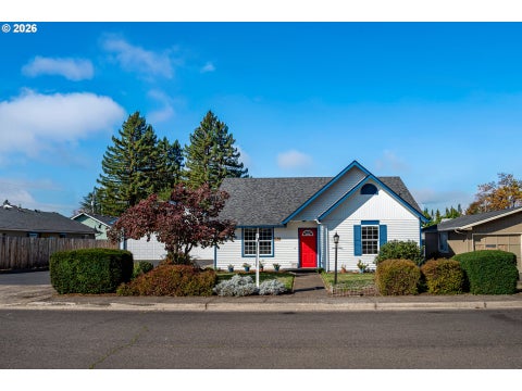Photo of 115 S 3rd St, Creswell, OR 97426 (MLS # 210527120)