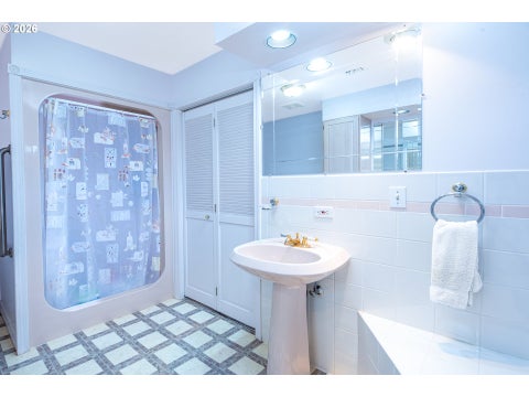Tiny photo for 115 S 3rd St, Creswell, OR 97426 (MLS # 210527120)
