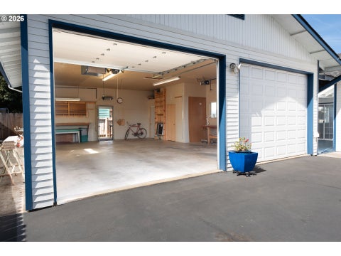 Tiny photo for 115 S 3rd St, Creswell, OR 97426 (MLS # 210527120)
