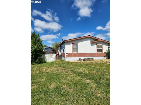 166 Olivia Ln, Roseburg, OR 97470 - MLS#: 107985300