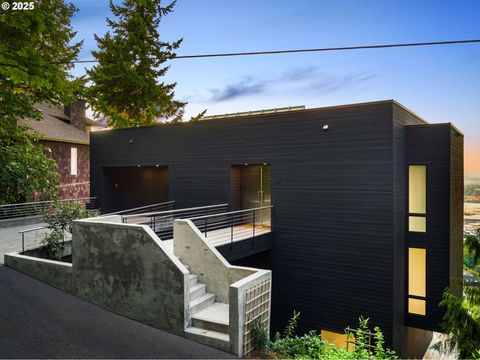 424 NW MACLEAY BLVD Portland OR 97210