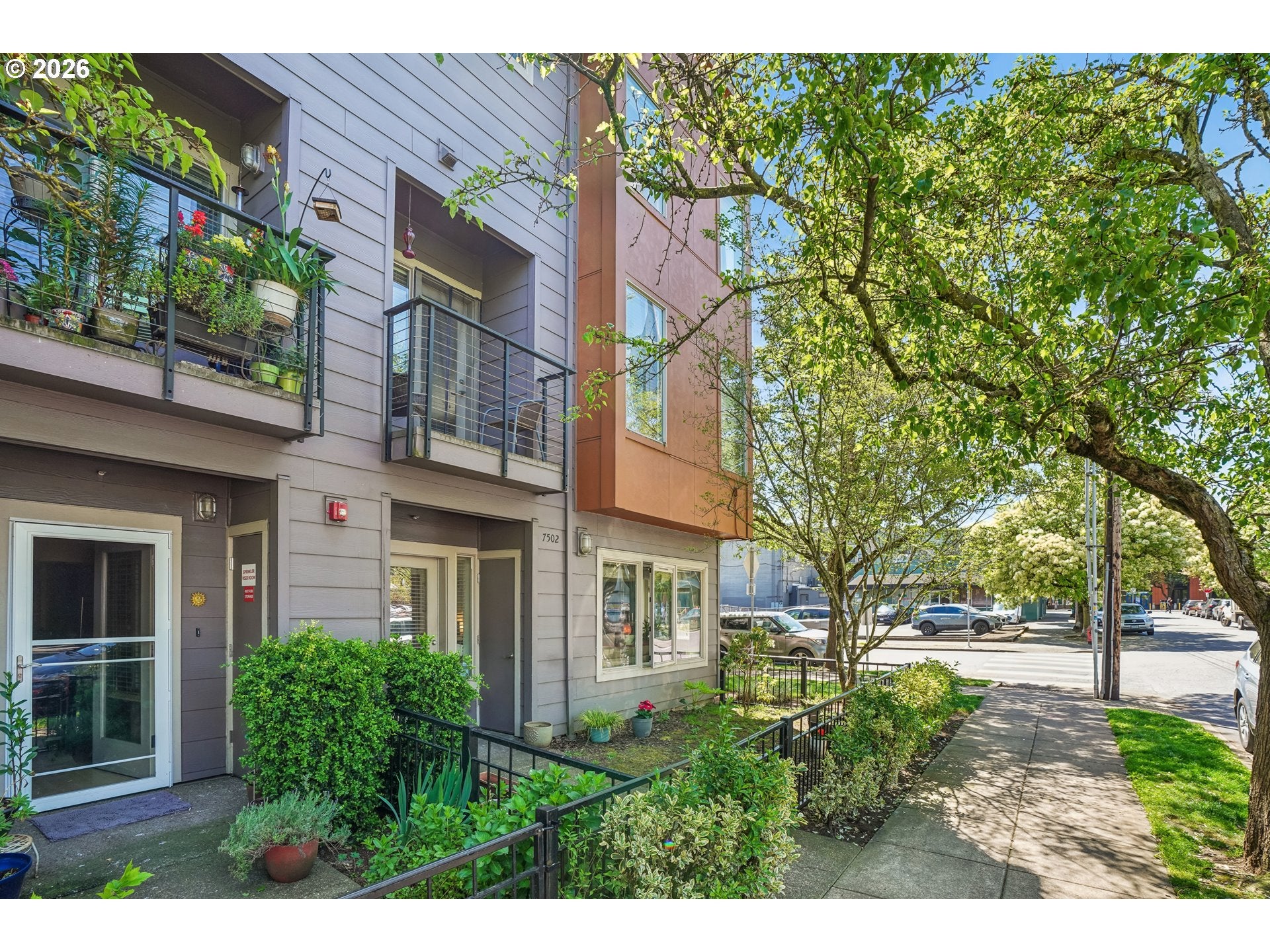 8555 N KELLOGG ST 1-2