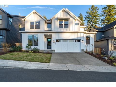 8044 SW Knudsen PL Portland OR 97223