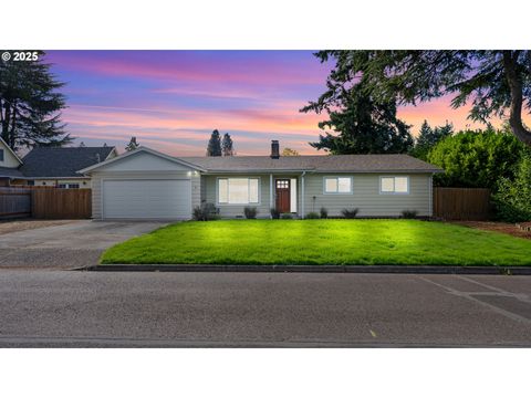 481 S HOLLY ST Canby OR 97013