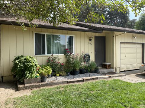 Photo of 1126 SE Rummel St, McMinnville, OR 97128 (MLS # 506809756)