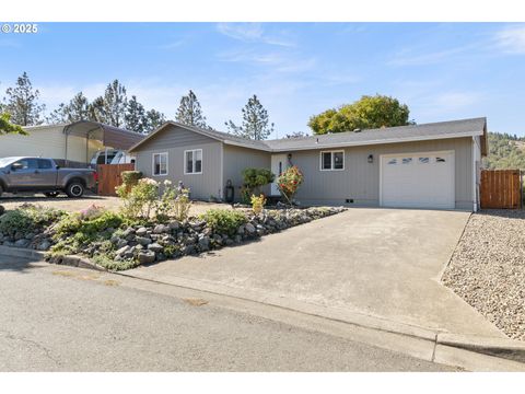 490 CHAR ST Roseburg OR 97471