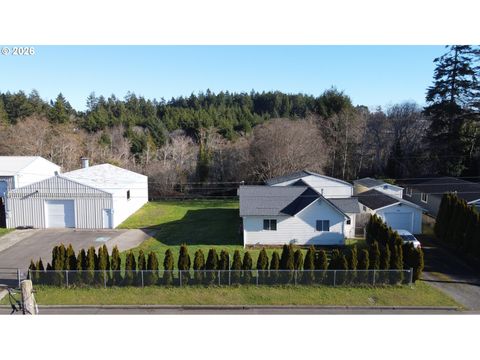 205 N SCHONEMAN AVE Coos Bay OR 97420