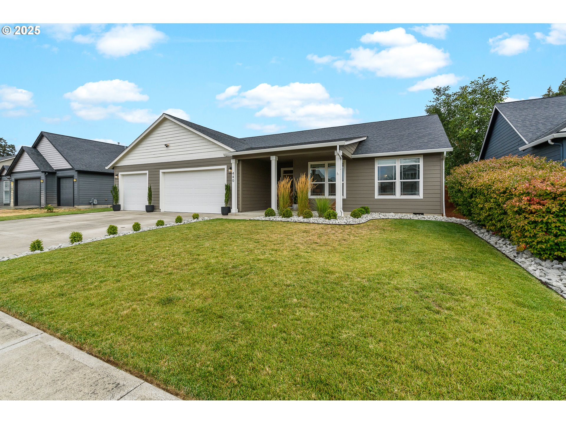 440 TWIN FLOWER DR