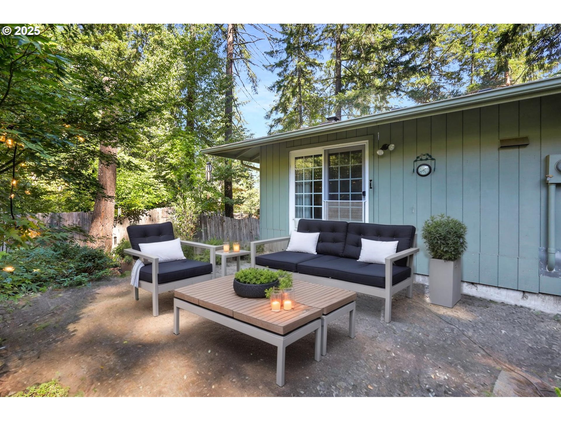 Eugene, Oregon 97405, United States, 3 Bedrooms Bedrooms, ,2 BathroomsBathrooms,Residential,Active,101096