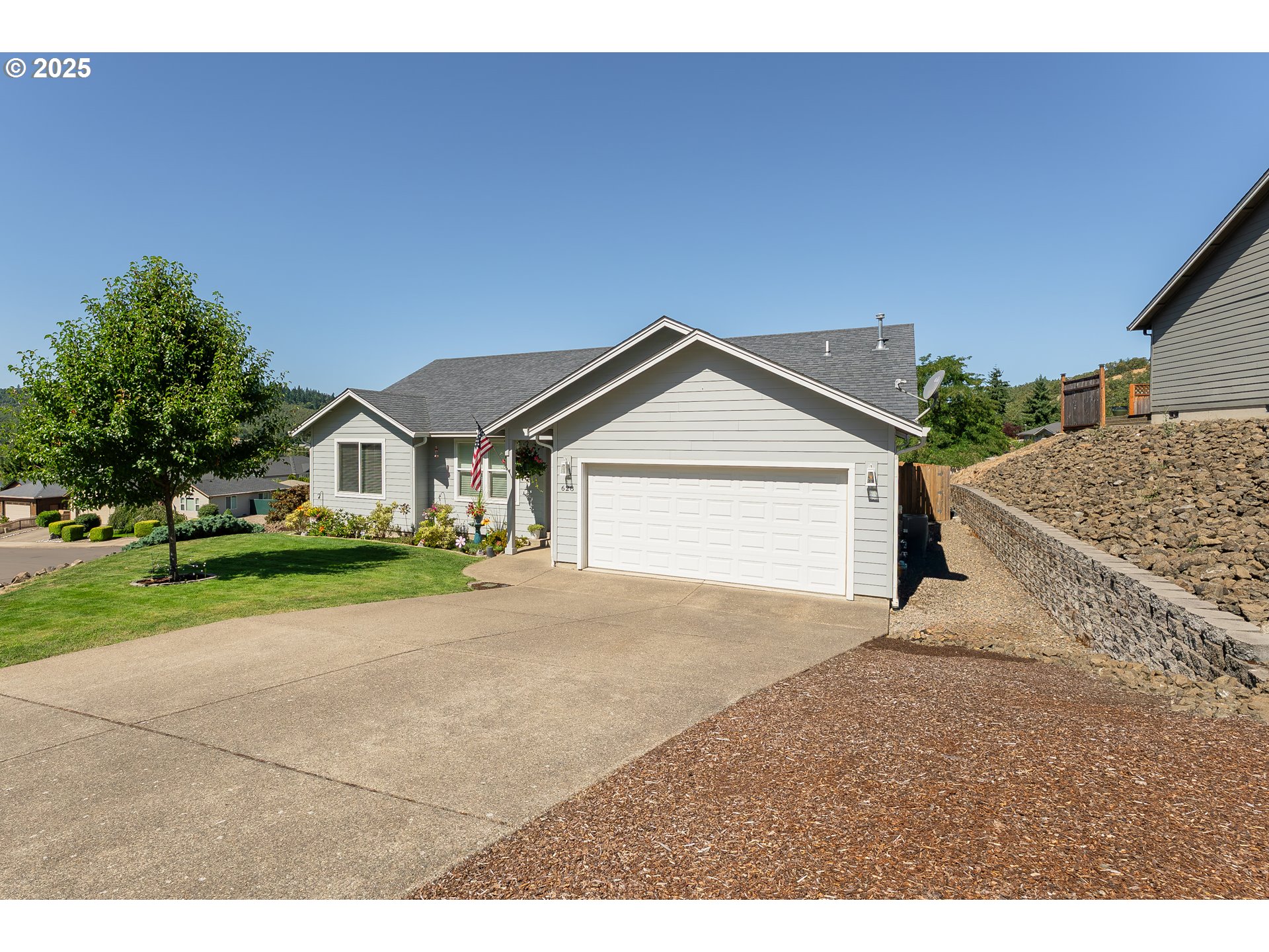 628 NE CUMMINS ST