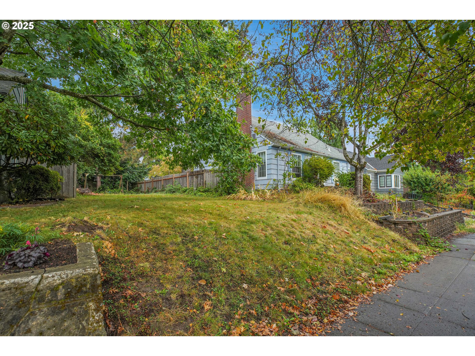 SE CRYSTAL SPRINGS BLVD