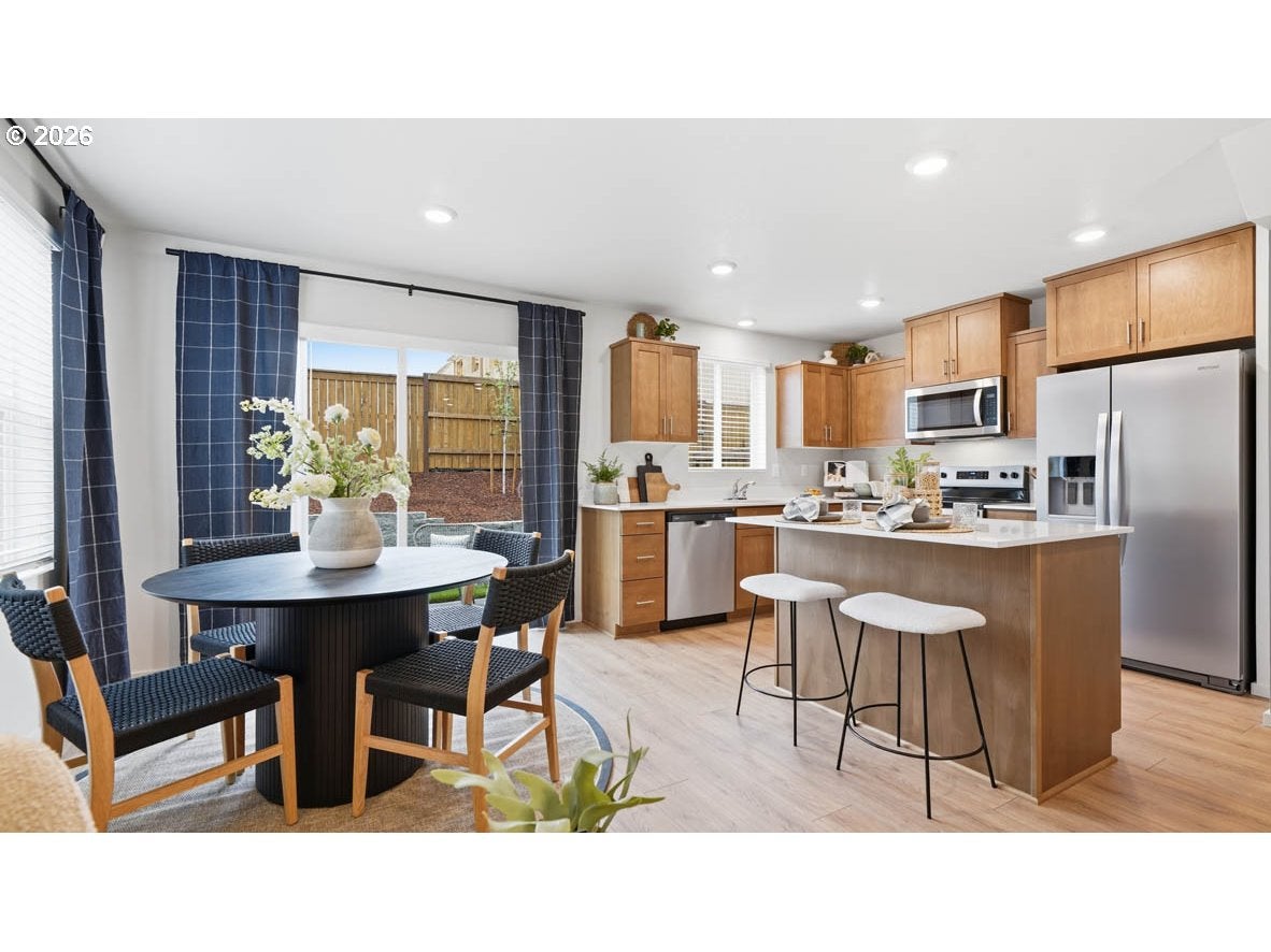 1407 SE ROSEFINCH AVE