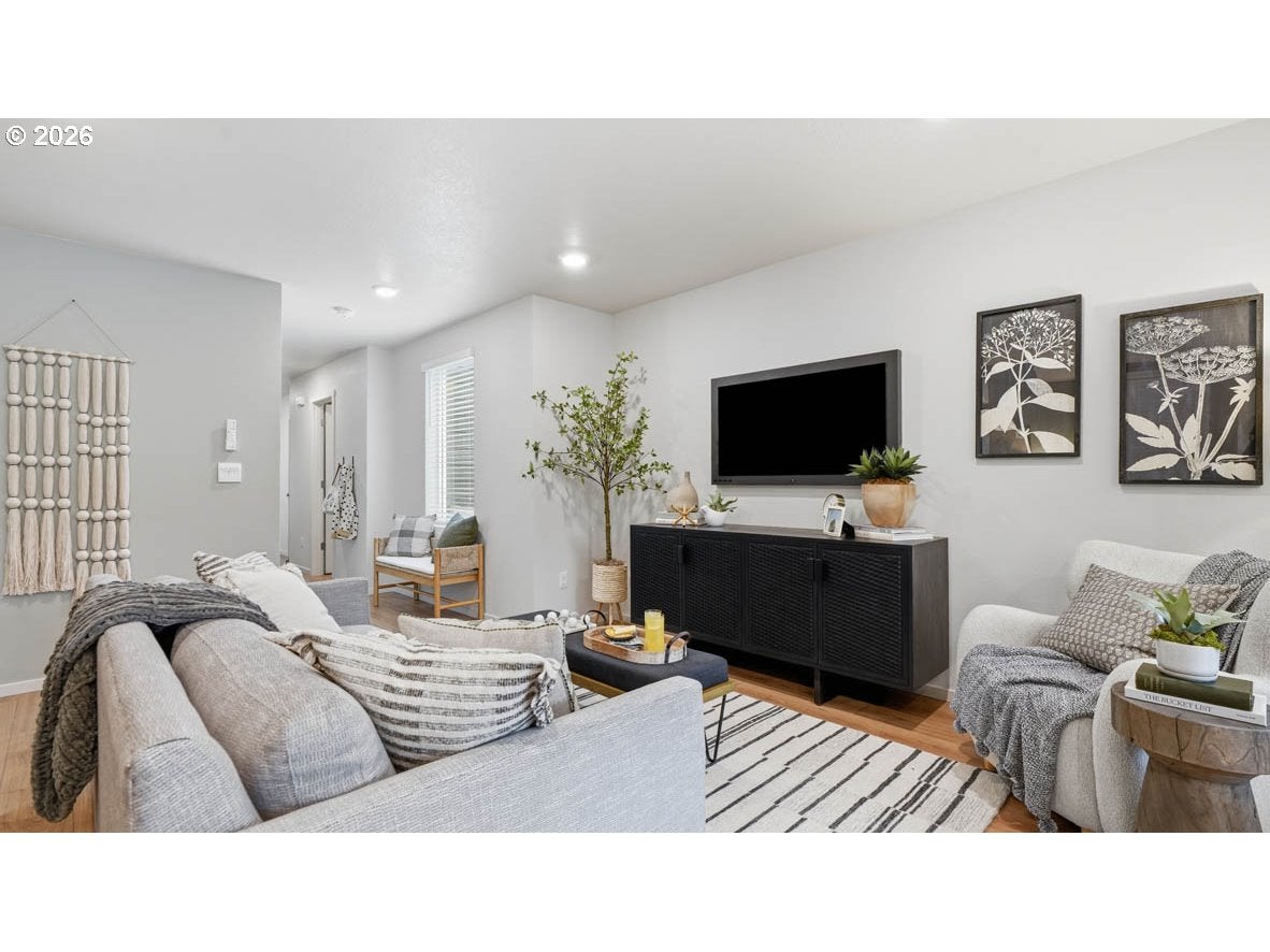 1407 SE ROSEFINCH AVE