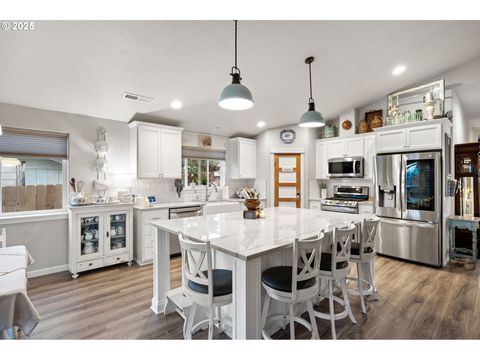 Tiny photo for 368 Hillegas Ave, Creswell, OR 97426 (MLS # 459506977)