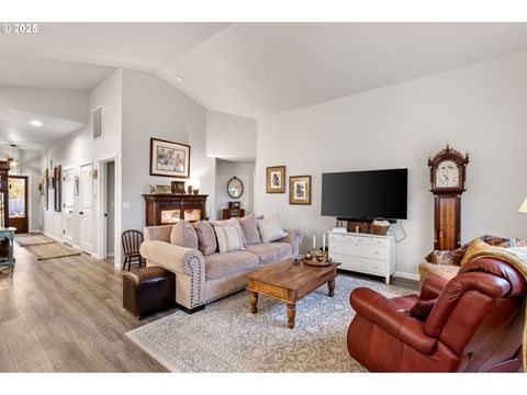 Tiny photo for 368 Hillegas Ave, Creswell, OR 97426 (MLS # 459506977)