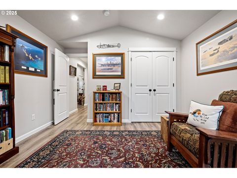 Tiny photo for 368 Hillegas Ave, Creswell, OR 97426 (MLS # 459506977)